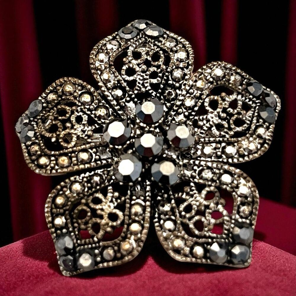 Vintage 1980s Pin Brooch Antique Silver Tone Floral Figural - 7S